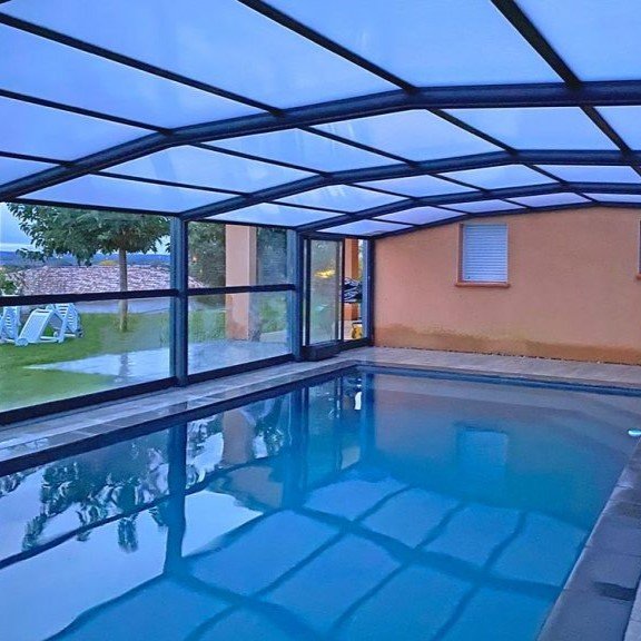 abri-piscine-sur-mesure-768x576-1