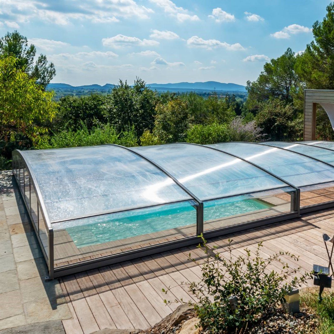 abri-piscine-telescopique-ambre